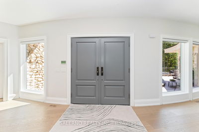290 Kingscross Dr, King - King City image-0-4