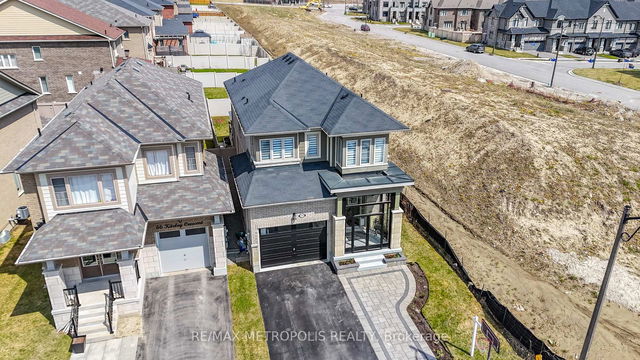 64 Kiteley Crescent