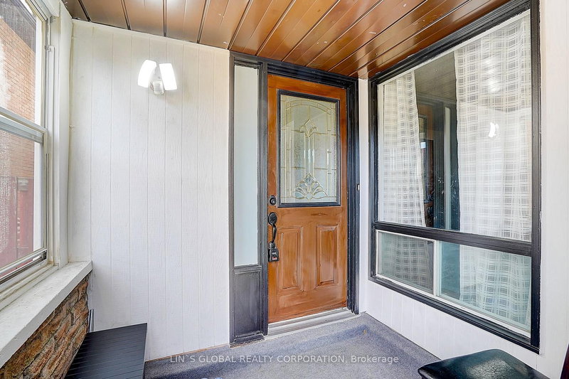 56 Upton Cres, Markham, L3R 3T4 | Image 3