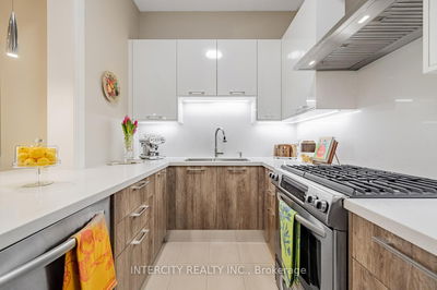 Unit 428 — 80 Burns Blvd, King - King City image-0-3