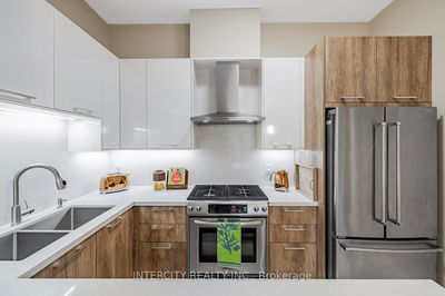 Unit 428 — 80 Burns Blvd, King - King City image-0-4
