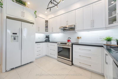 569 Reeves Way Blvd, Whitchurch-Stouffville - Stouffville image-0-1