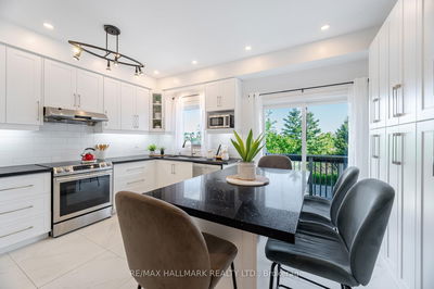 569 Reeves Way Blvd, Whitchurch-Stouffville - Stouffville image-0-2