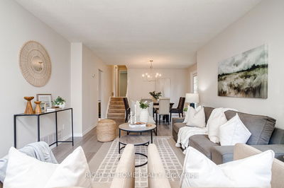 21 Cemetery Lane, Whitchurch-Stouffville - Stouffville image-0-4