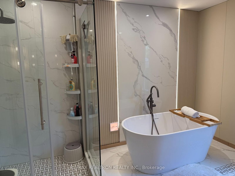 1 WHITELAW Crt, Markham, L3T 5E6 | Image 3