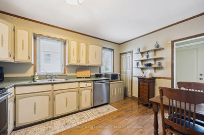 177 Richmond St, Richmond Hill - Mill Pond image-0-3