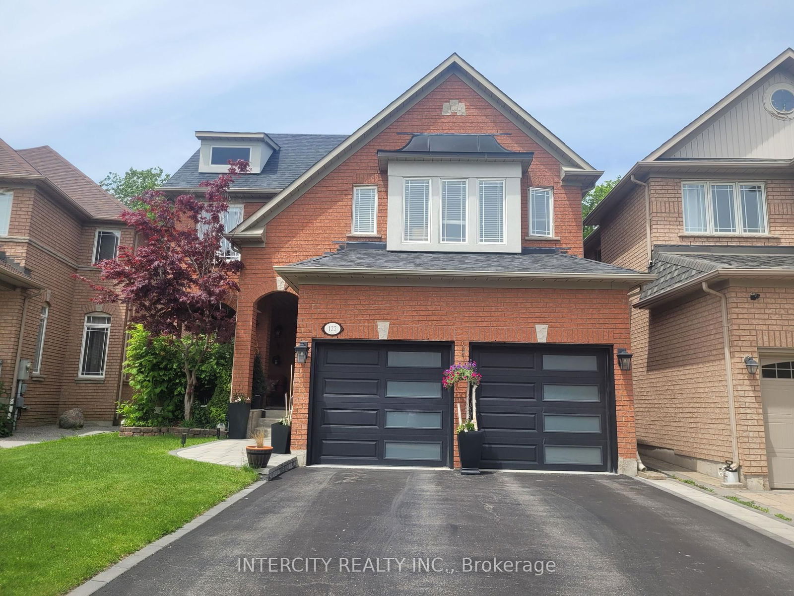 Detached House for sale at 122 Estate Garden Drive, Richmond Hill, Oak Ridges, L4E 3V6 - MLS: N12177256