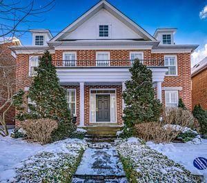 9 Woodgrove Trail S