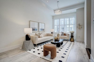 25 Sydney Circ, Vaughan - Vellore Village image-0-4