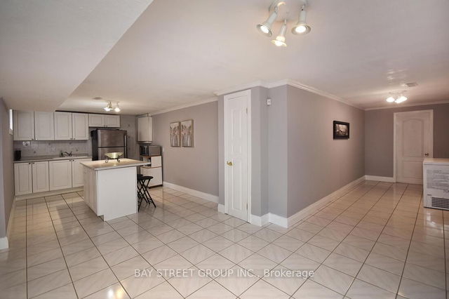 10 Coral Harbour Crescent