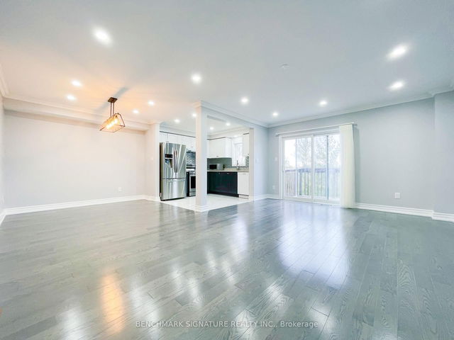 79 Maple Ridge Crescent