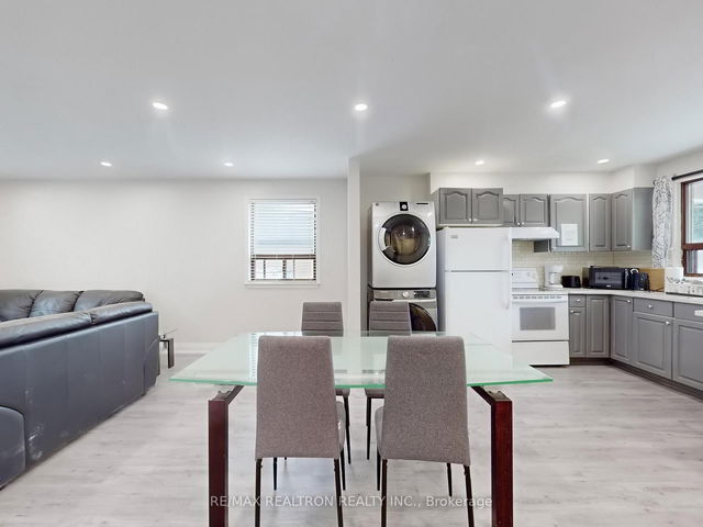 Upper - 418 Marybay Crescent