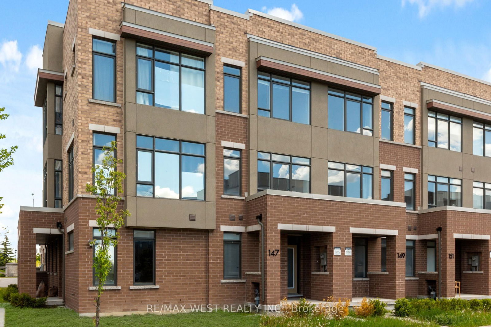 Townhouse for sale at 147 Salterton Circle, Vaughan, Rural Vaughan, L6A 2Z2 - MLS: N12178035