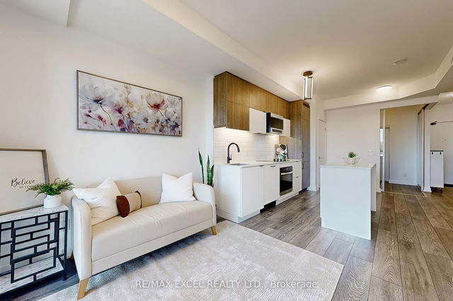 318 - 8888 Yonge Street