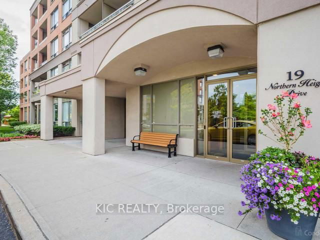 403 - 19 NORTHERN HEIGHTS Drive