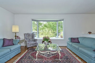 102 Romfield Crct, Markham - Royal Orchard image-0-3