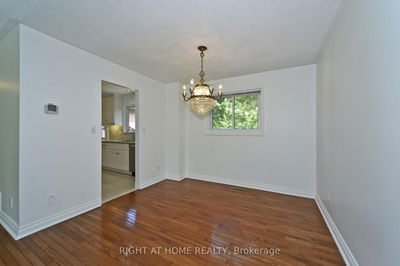 102 Romfield Crct, Markham - Royal Orchard image-0-4