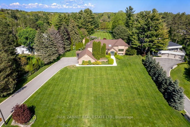 391 Woodland Acres Crescent