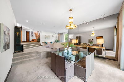 18 Old English Lane, Markham - Bayview Glen image-0-3
