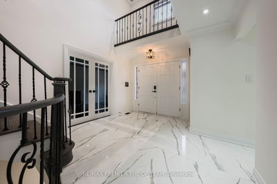 99 Benjamin Dr, Vaughan - East Woodbridge image-0-2