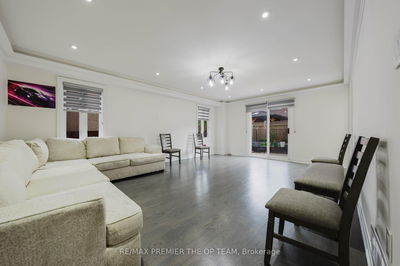 99 Benjamin Dr, Vaughan - East Woodbridge image-0-4
