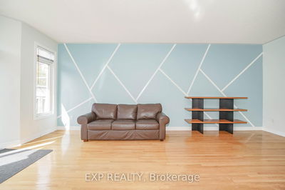 77 Angelica Ave, Richmond Hill - Rouge Woods image-0-4