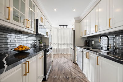 Unit 307 — 120 Promenade Circ, Vaughan - Brownridge image-0-3
