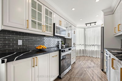 Unit 307 — 120 Promenade Circ, Vaughan - Brownridge image-0-4