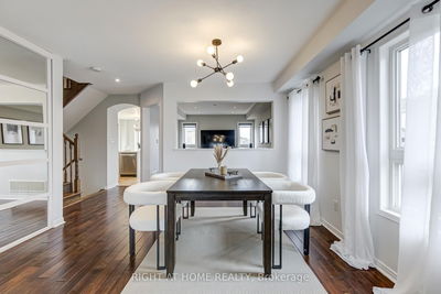 829 Miller Park Ave, Bradford West Gwillimbury - Bradford image-0-4