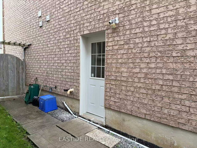 Basement apartment - 29 Quantum Street