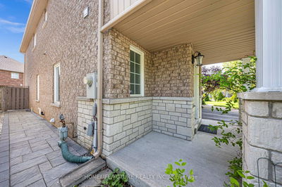 45 Harry Blaylock Dr, Markham - Greensborough image-0-3