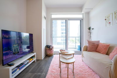 Unit A-0519 — 7950 bathurst St, Vaughan - Beverley Glen image-0-3
