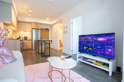 Unit A-0519 — 7950 bathurst St, Vaughan - Beverley Glen image-0-4