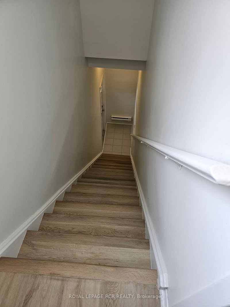 217 - 2 Orchard Heights Blvd, Aurora, L4G 3W3 | Image 2