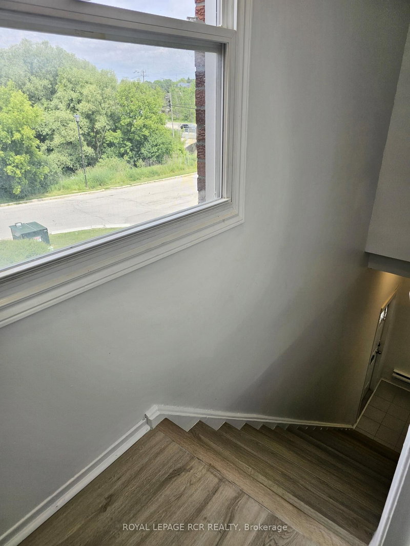 217 - 2 Orchard Heights Blvd, Aurora, L4G 3W3 | Image 3