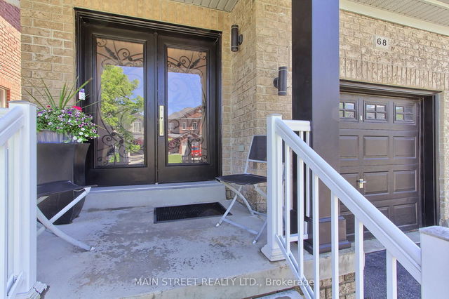 68 Four Seasons Crescent