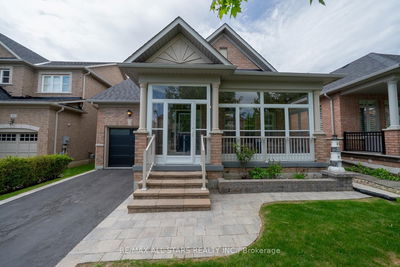 19 Butterwood Lane, Whitchurch-Stouffville - Stouffville image-0-2