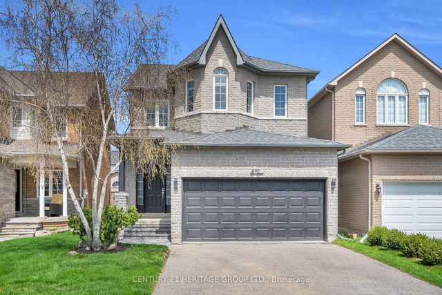592 Heddle Crescent