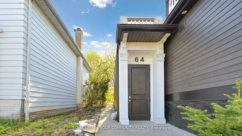 64 Machell Ave, Aurora, L4G 2R7 | Image 2