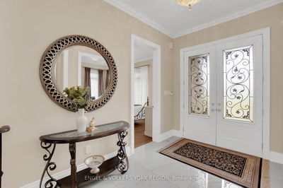 43 James Stokes Crt, King - King City image-0-4