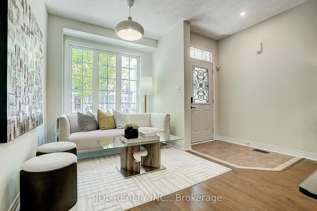 64 Pillar Rock Crescent