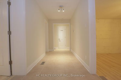 Unit Upper — 94 Prospect St, Newmarket - Central Newmarket image-0-3