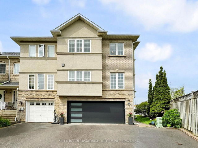 10719 Bathurst Street