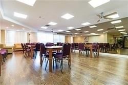 801 - 343 Clark Avenue W
