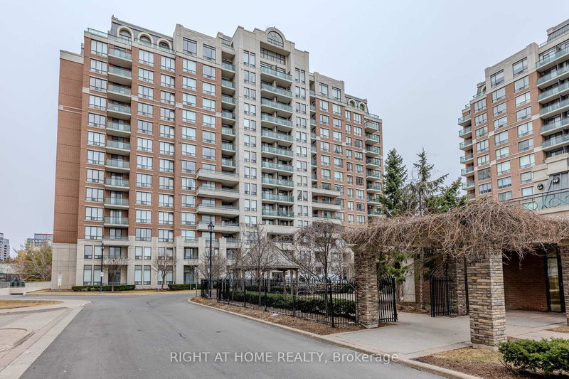 801 - 330 Red Maple Rd, Richmond Hill, L4C 0T6 | Image 3
