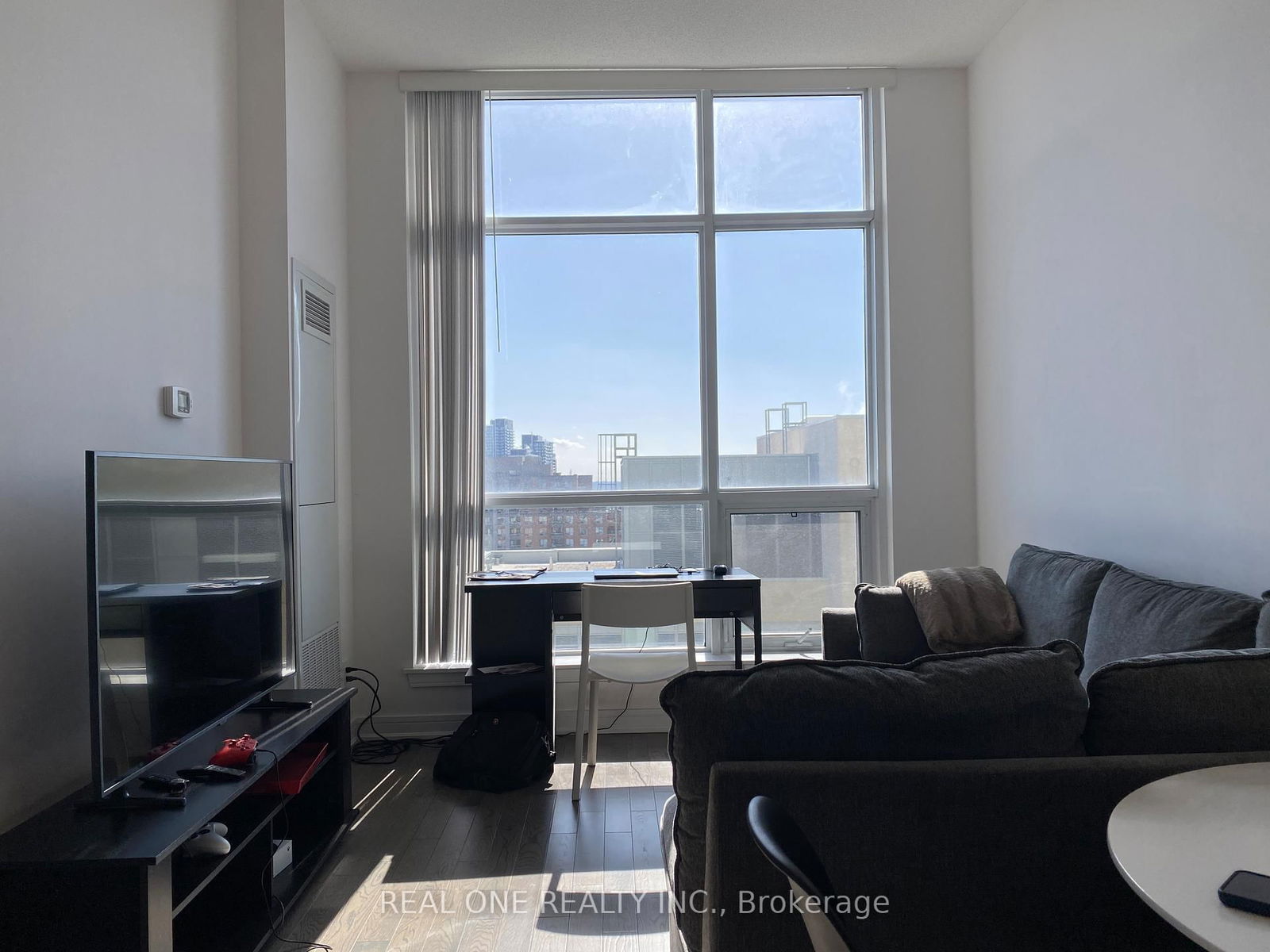 Condo for lease at 1304-9205 Yonge Street, Richmond Hill, Langstaff, L4C 6Z2 - MLS: N12186386
