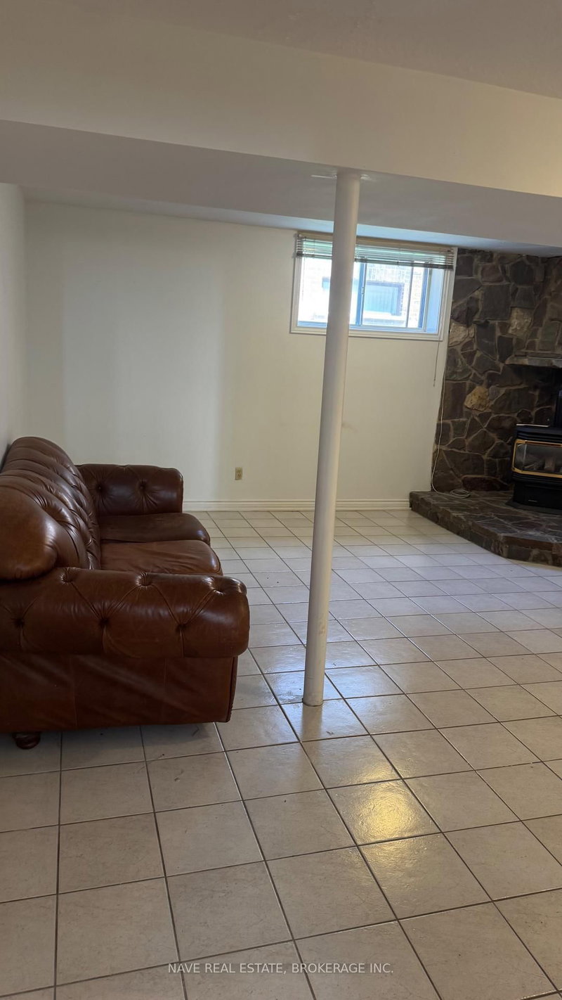 BSMT - 9747 Bathurst St, Richmond Hill, L4C 3X5 | Image 3