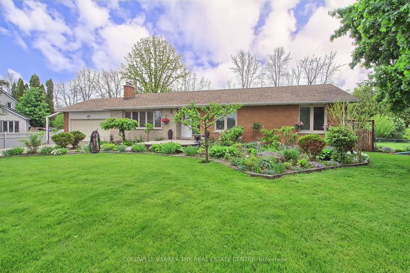 1324 Shore Acres (County Rd 3) Dr, Innisfil, L0L 1R0 | Image 2