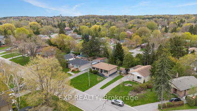 14 Webster Dr, Aurora - Aurora Highlands image-0-2