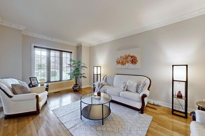 77 Song Bird Dr, Markham - Rouge Fairways image-0-4